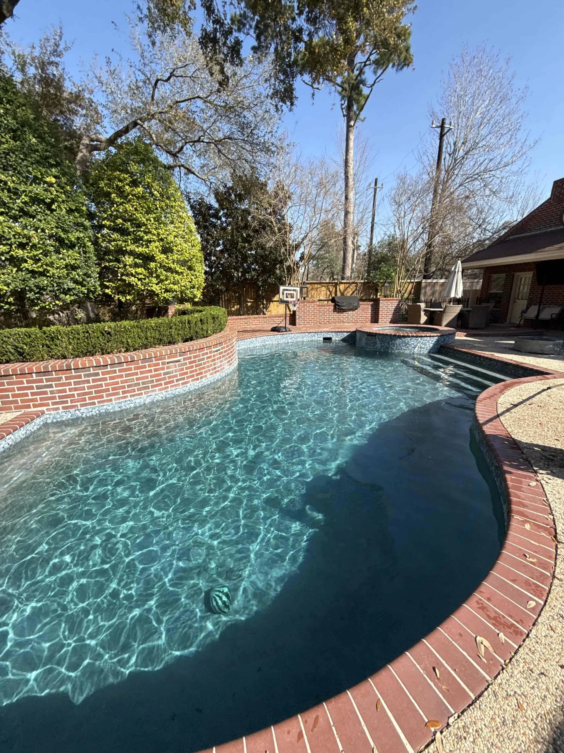 professional pool cleaning service houston